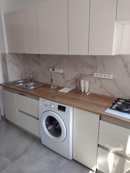Apartament cu 3 camere decomandat în Gorjului