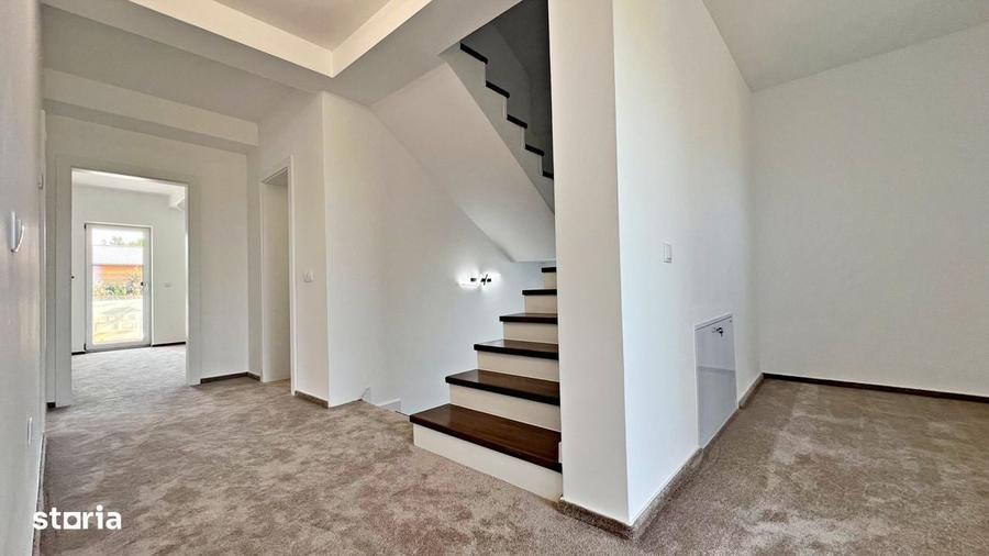 Casă cu 4 camere în Daia