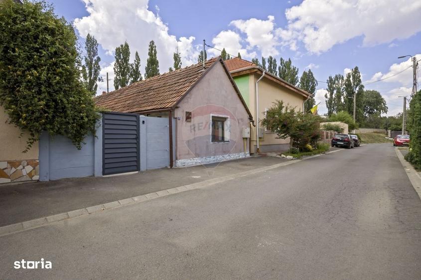 Casă cu 3 camere în Aradul Nou