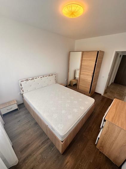 Apartament cu 2 camere semidecomandat în Metalurgiei
