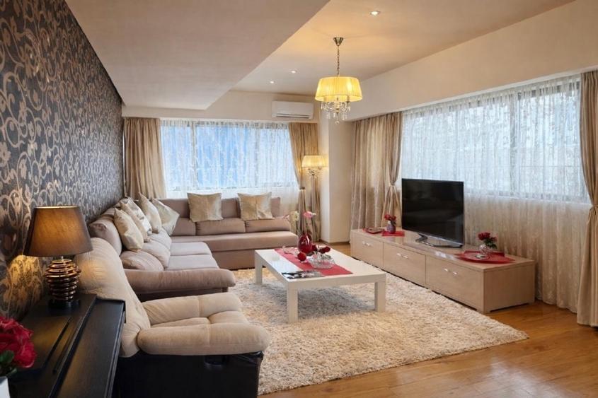Apartament cu 3 camere decomandat, mobilat în Faleza Nord