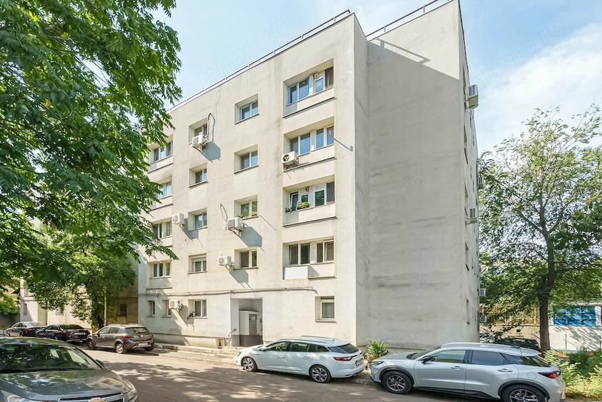 Garsonieră decomandată, mobilată în Tei