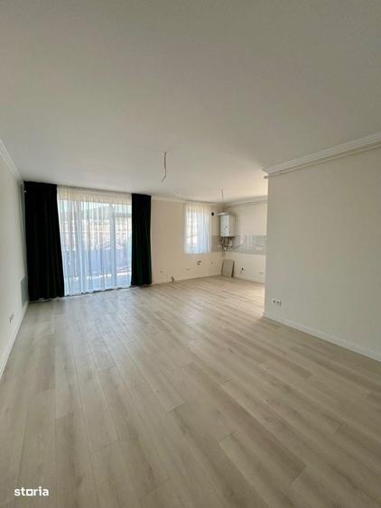 Apartament cu 2 camere semidecomandat în Tăuți