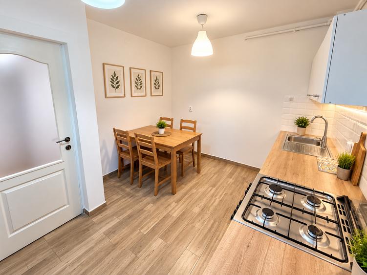 Apartament cu 2 camere decomandat în 13 Septembrie
