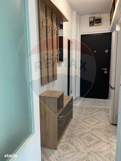 Apartament cu 3 camere semidecomandat în Bucovina