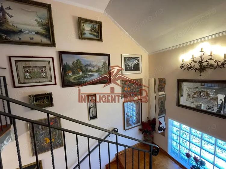 Casă cu 5 camere cu Teren 900 Mp în Hurez