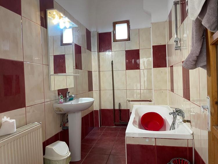 Casă individuală cu 4 camere cu Teren 575 Mp în Ultracentral