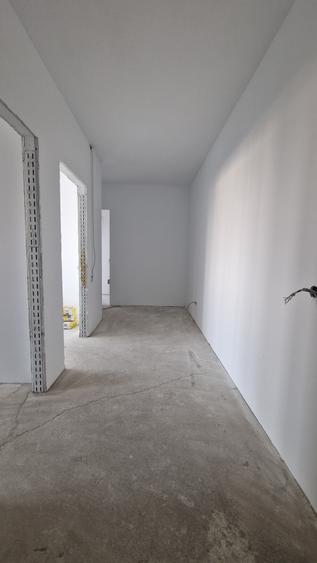 Apartament cu 4 camere decomandat în Mihai Bravu