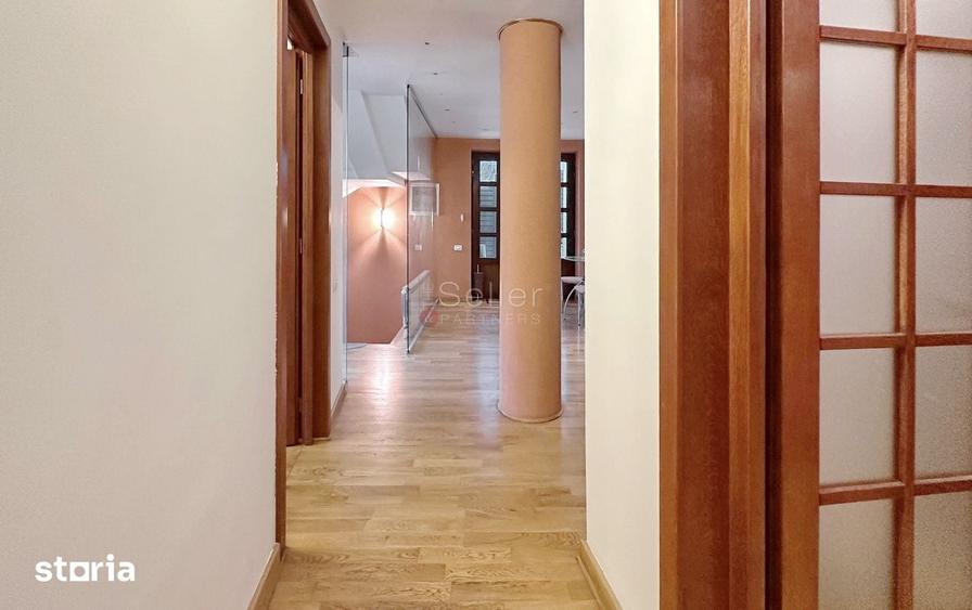 Apartament cu 4 camere în Schei