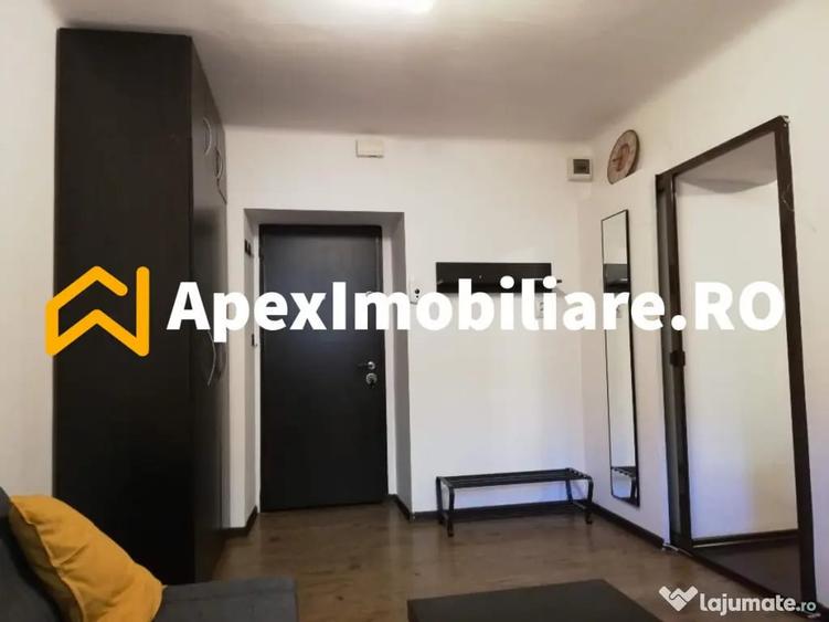 Garsonieră decomandată în P-ța Romană