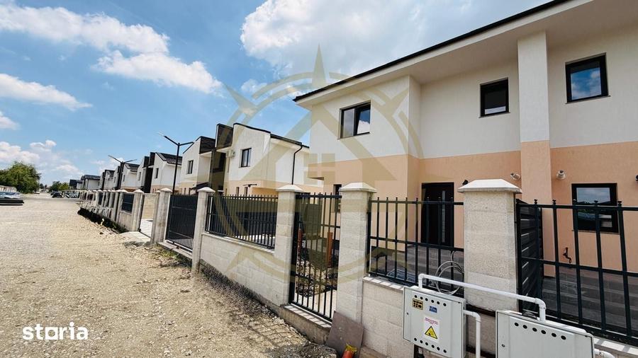 Casă cu 4 camere cu Teren 250 Mp în Petrești