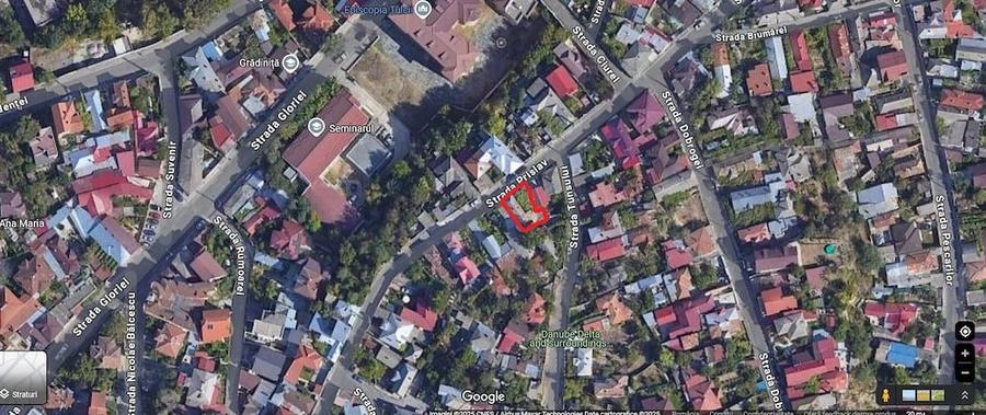 Casă cu Teren 185 Mp în Monumentului