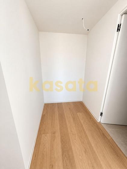 Apartament cu 3 camere semidecomandat în Barbu Văcărescu