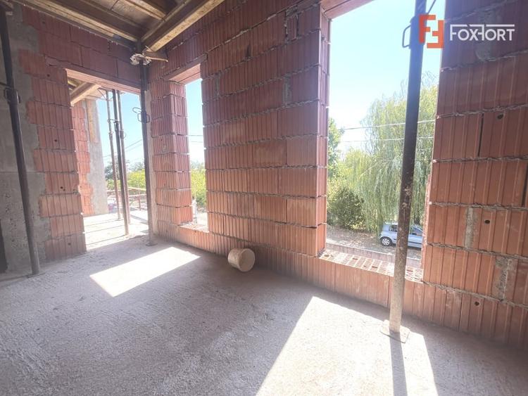 Duplex cu 4 camere cu Canalizare în Moșnița Nouă