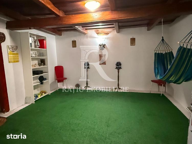 Casă cu 5 camere cu Teren 2497 Mp în Cefa