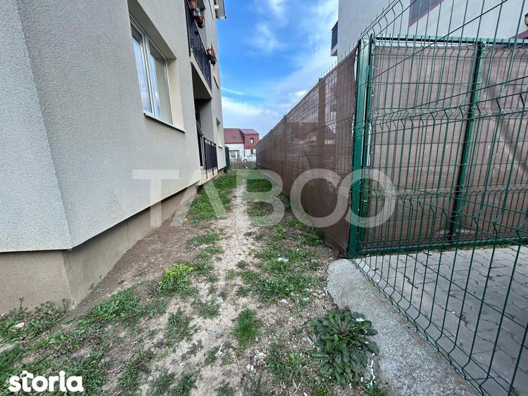 Apartament cu 3 camere semidecomandat, mobilat în Șelimbăr