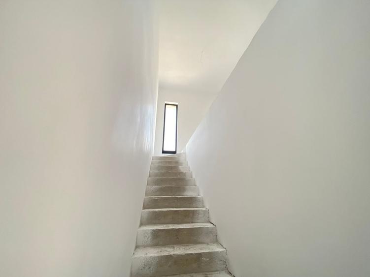 Duplex cu 4 camere cu Canalizare în Săcălaz