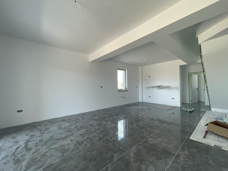 Duplex cu 3 camere cu Teren 330 Mp în Moșnița Veche