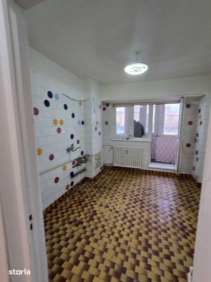Apartament cu 4 camere decomandat în 13 Septembrie
