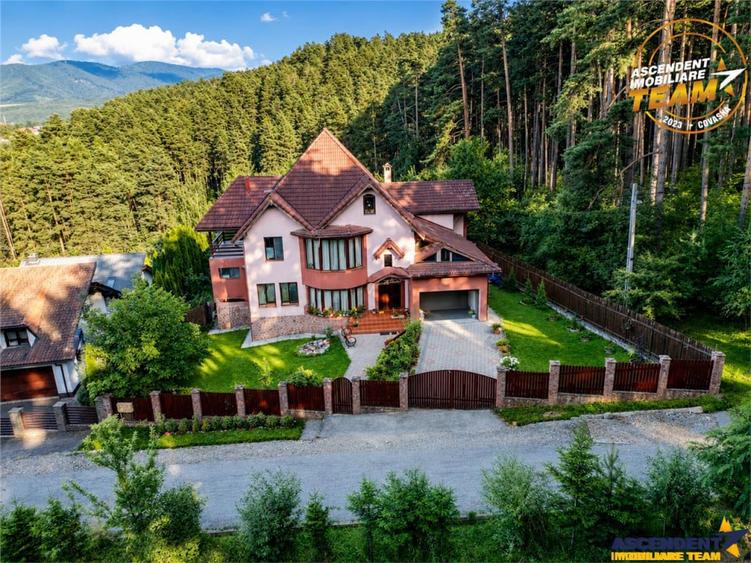 Casă cu 15 camere cu Teren 1398 Mp în Central