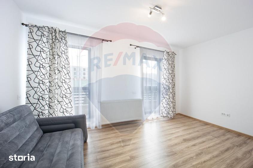 Apartament cu 3 camere decomandat în Cristian