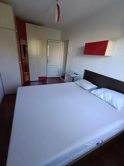 Apartament cu 3 camere semidecomandat în Nord