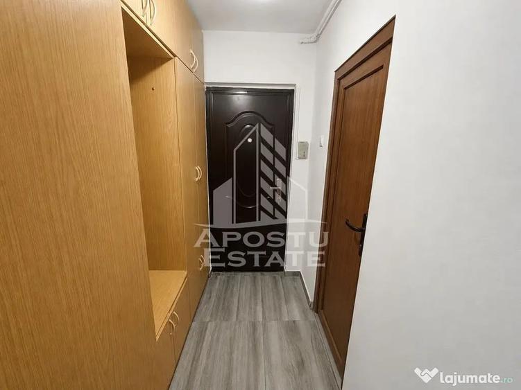 Apartament cu 2 camere semidecomandat în Soarelui