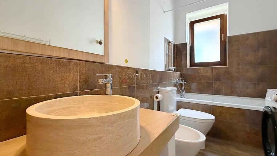 Apartament cu 2 camere semidecomandat, mobilat în Centrul Civic