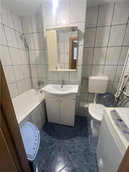 Apartament cu 2 camere decomandat, mobilat în Tei