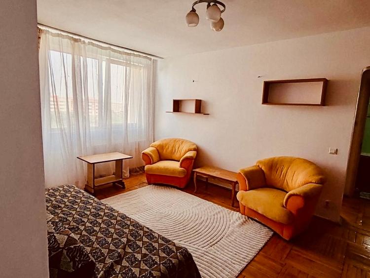 Apartament cu 2 camere semidecomandat în Dristor