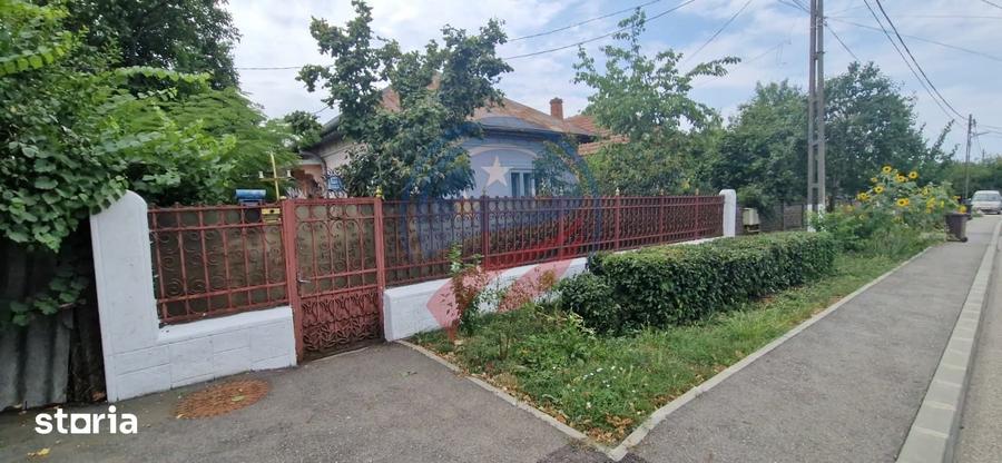 Casă cu 3 camere cu Teren 595 Mp în Central
