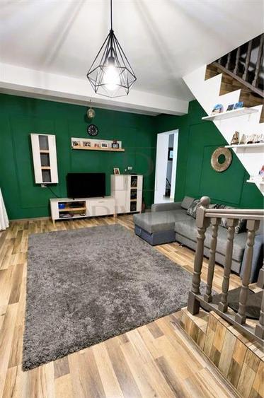 Casă individuală cu 5 camere cu Teren 587 Mp în Sânmihaiu Român