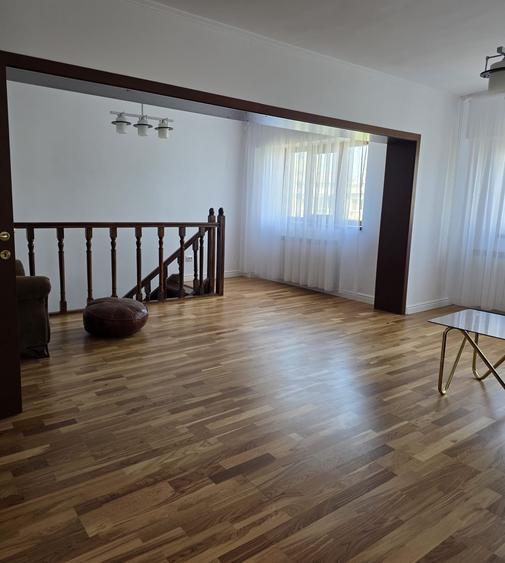 Penthouse cu 5 camere semidecomandat, mobilat în Aviației