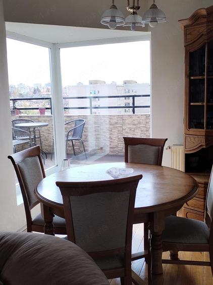 Apartament cu 3 camere decomandat în Central