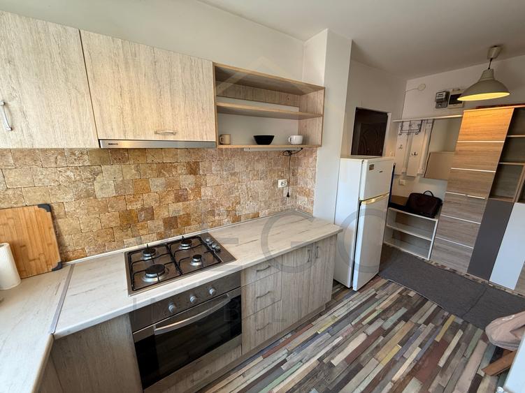 Apartament cu 3 camere semidecomandat, mobilat în Mănăștur