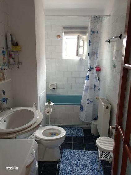 Apartament cu 3 camere decomandat în Conțești