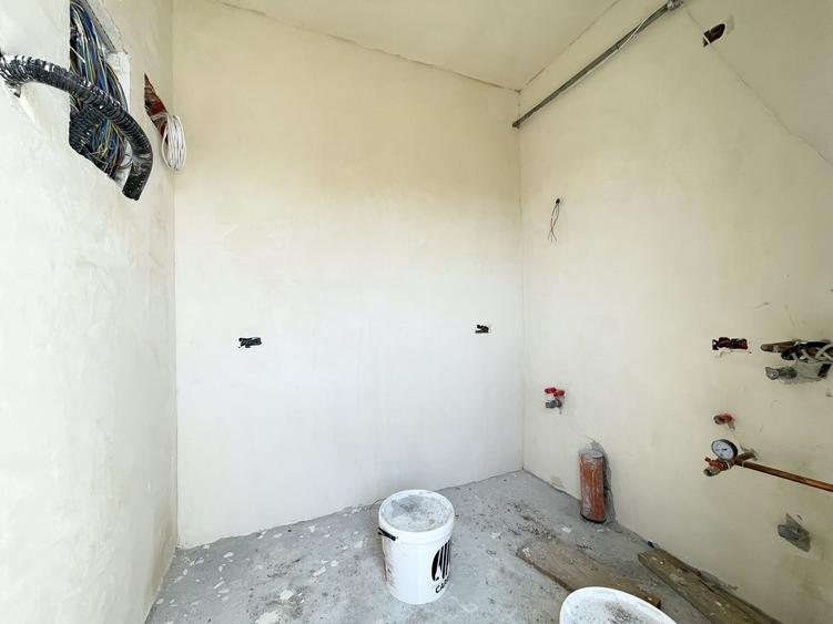 Duplex cu 4 camere cu Canalizare în Moșnița Nouă