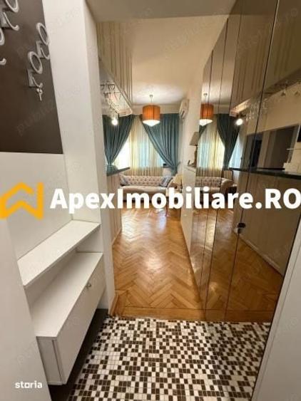 Garsonieră decomandată în Universitate