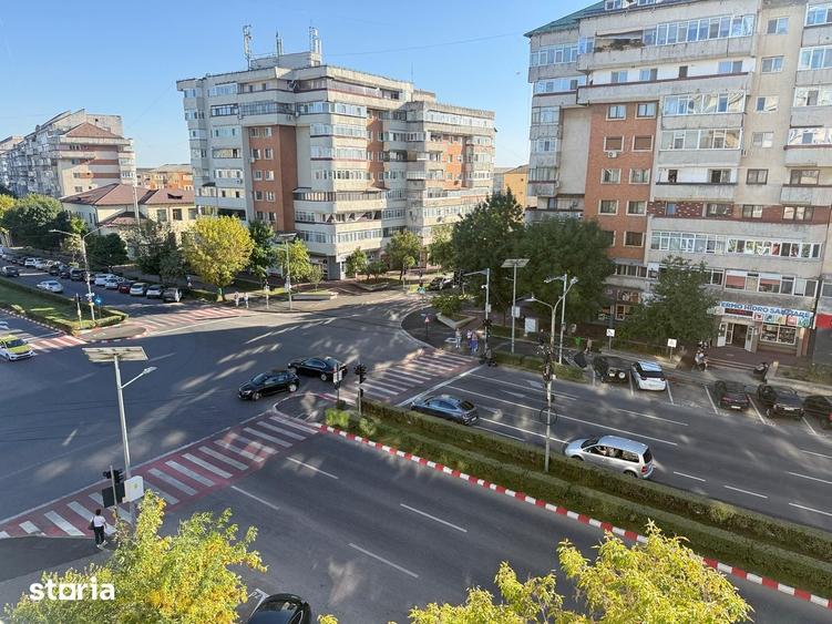Apartament cu 3 camere decomandat în Central