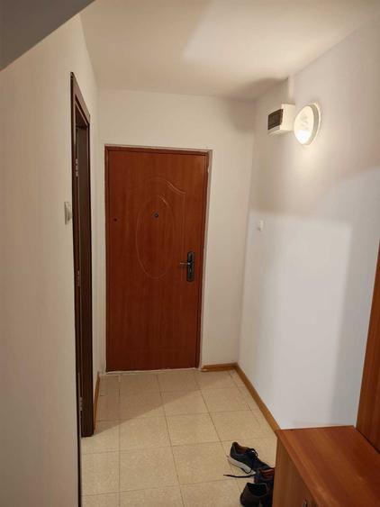 Apartament cu 2 camere semidecomandat, mobilat în Central