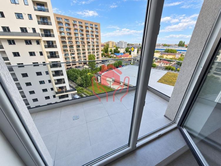 Apartament cu 3 camere semidecomandat în Titan