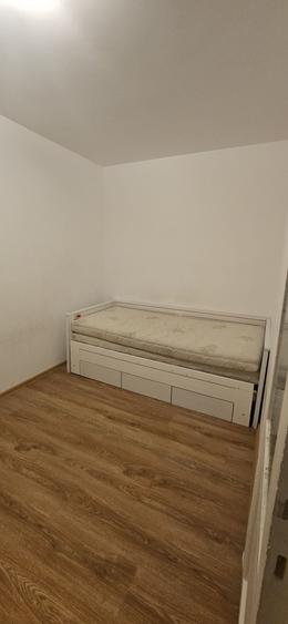 Apartament cu 2 camere semidecomandat în Podu Roș