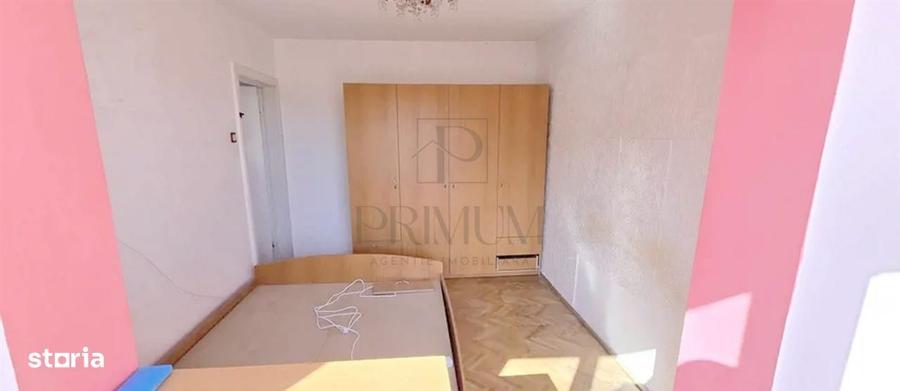 Apartament cu 4 camere semidecomandat, mobilat în Dacia