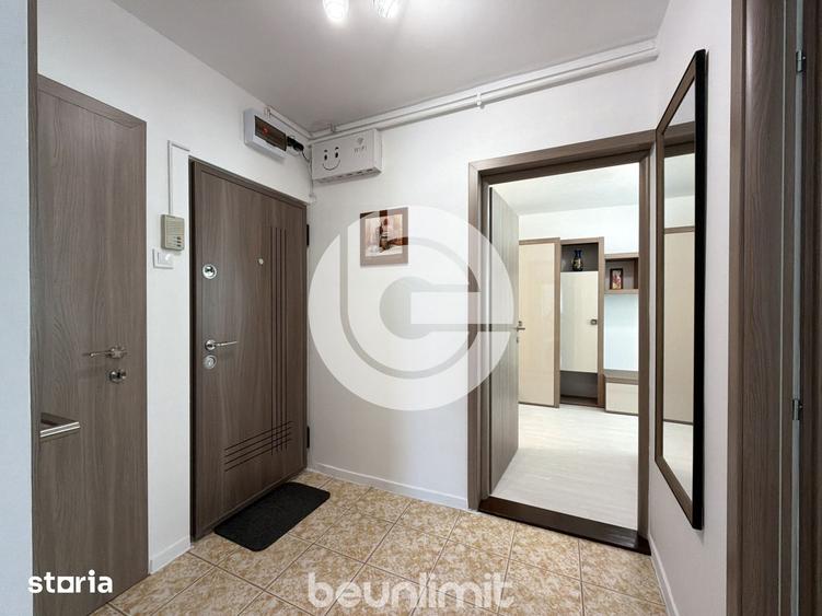 Apartament cu 3 camere în Vasile Aaron