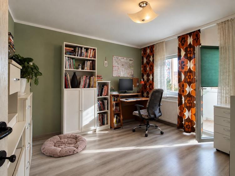 Apartament cu 4 camere decomandat, mobilat în Fabric