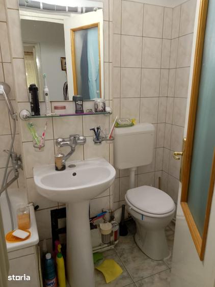Apartament cu 3 camere decomandat în Obor