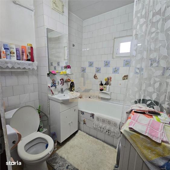 Apartament cu 3 camere decomandat în Albești
