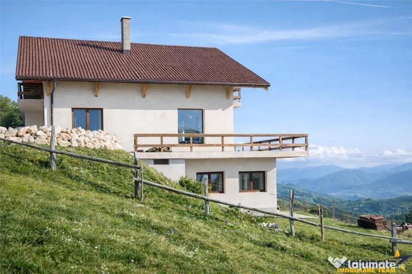 Resedinta pensiune, in areal privilegiat. cu 1.000 mp teren - 1