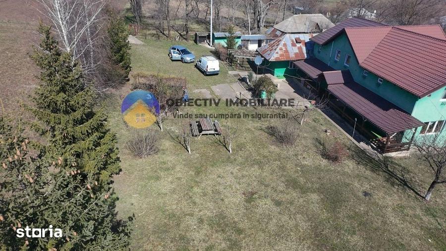 Casă cu 6 camere cu Teren 2088 Mp în Podoleni