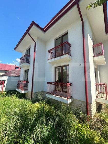 Casă individuală cu 10 camere cu Canalizare în Zorilor